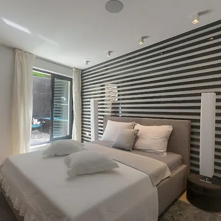 Chic 4 Bedrooms Istrian Star Close To Centre Private Heated Pool
