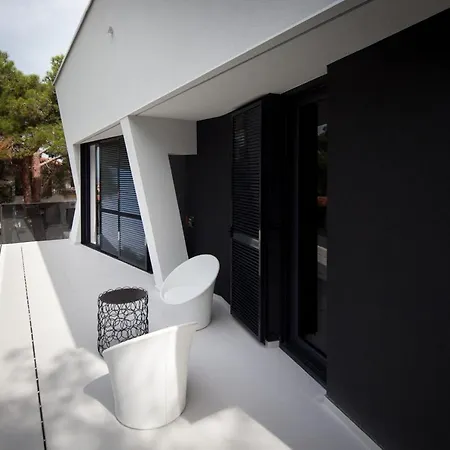 Villa Chic 4 Bedrooms Istrian Star Close To Centre Private Heated Pool Rovinj