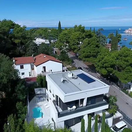Chic 4 Bedrooms Istrian Star Close To Centre Private Heated Pool