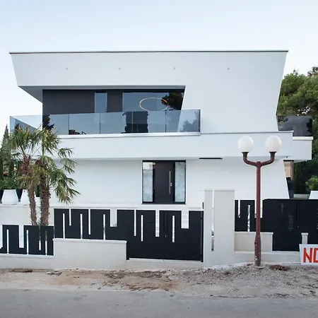 Chic 4 Bedrooms Istrian Star Close To Centre Private Heated Pool Rovinj