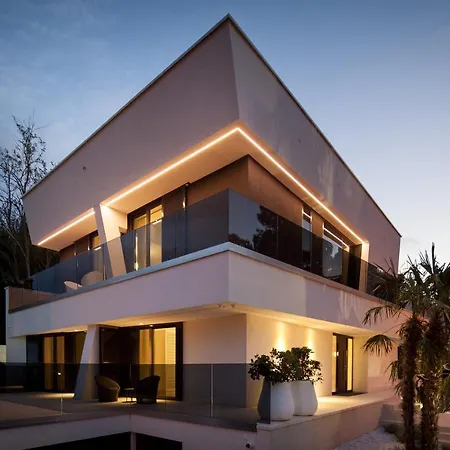 Chic 4 Bedrooms Istrian Star Close To Centre Private Heated Pool * Rovinj