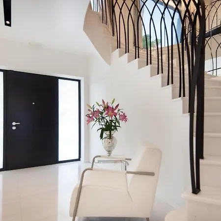 Chic 4 Bedrooms Istrian Star Close To Centre Private Heated Pool * Rovinj