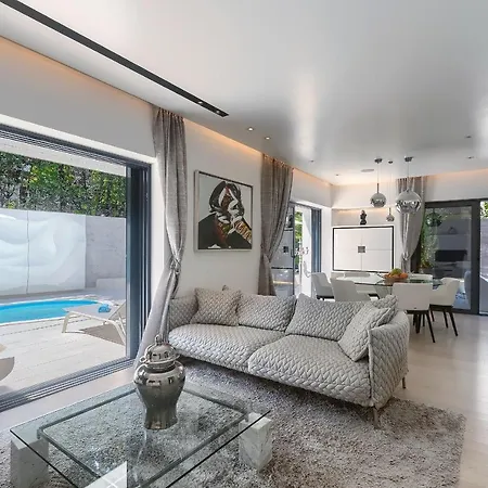 Chic 4 Bedrooms Istrian Star Close To Centre Private Heated Pool Villa Rovinj