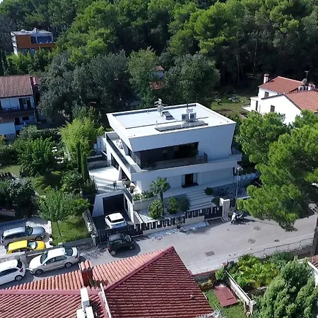 Chic 4 Bedrooms Istrian Star Close To Centre Villa Rovinj